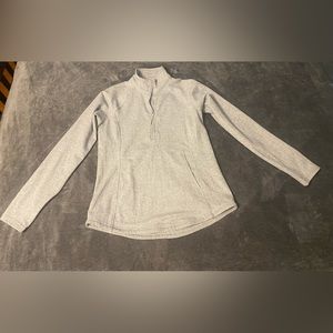 Gray medium sweater. Great condition. Tag on neck area has been removed.